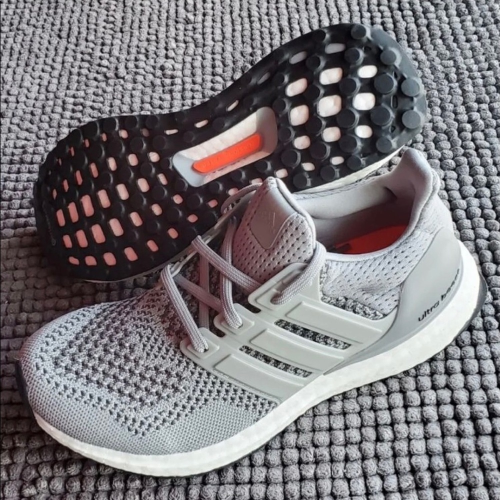 New women's Adidas Ultra boos size 4y/5.5 women’s
